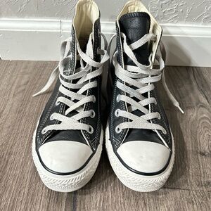 Converse All Star Black Leather High Top W 7 M 5